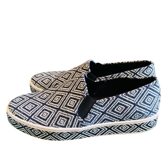 MIX NO 6 Diamond Pattern Slip On Sneakers - Picture 2 of 8